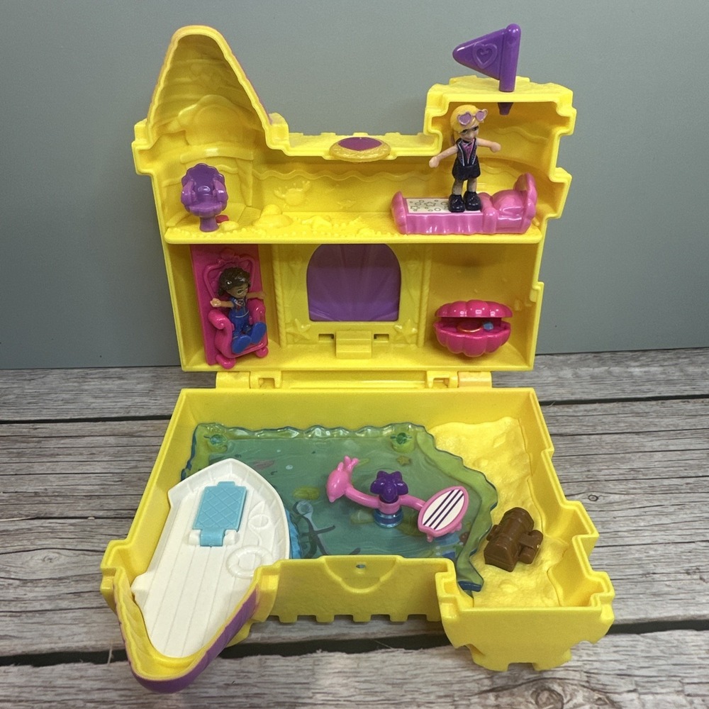 Polly Pocket World Surf 'N' sandventure sand castle playset‎ w/ 2 figures 2018